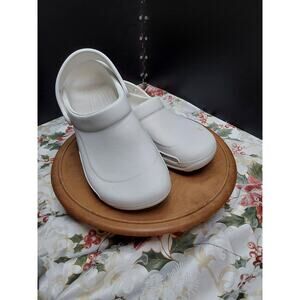 White Croc's M4 W6 Easy comfort Waterproof Pre-owned condition